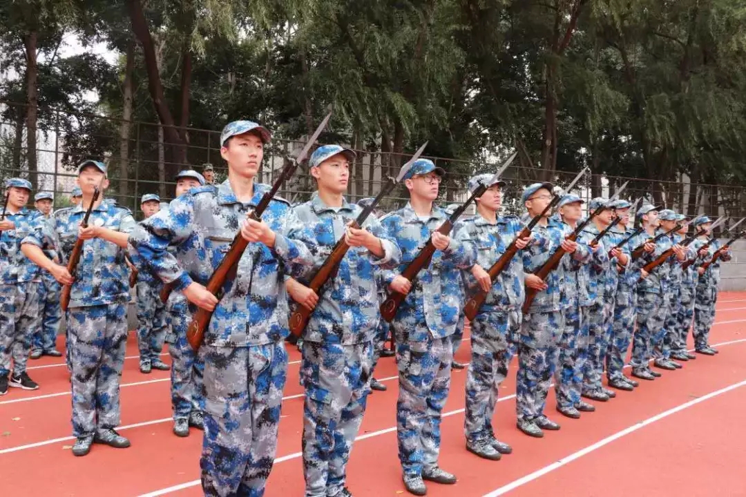 軍訓口號16字霸氣、囂張、押韻、有創(chuàng)意