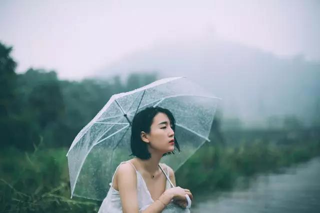 適合下雨天發(fā)的朋友圈文案